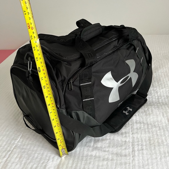 COPY - Under Armour Duffel Bag - Picture 2 of 4